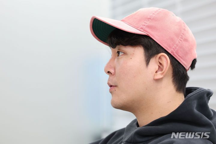 [서울=뉴시스] 권창회 기자 = 코미디 유튜버 하이픽션의 방주호가 지난 7일 오후 서울 마포구 한 사무실에서 뉴시스와 인터뷰를 하고 있다. 2023.11.10. kch0523@newsis.com