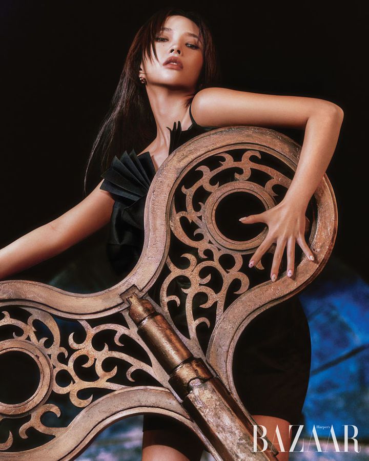 [서울=뉴시스] 전소연. (사진=하퍼스 바자 제공) 2023.11.27. photo@newsis.com *재판매 및 DB 금지