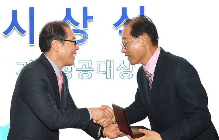 [거창=뉴시스] 거창군청 2023년 제1회 거창군 상공인의 밤, 화합의 장 마련 *재판매 및 DB 금지 *재판매 및 DB 금지