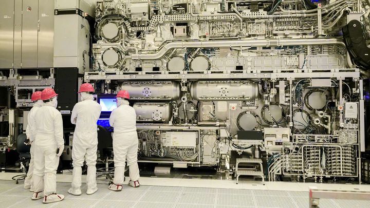 [서울=뉴시스]인텔 파운드리는 미국 오리건주 힐스보로 R&D 사이트에서 업계 최초 상업용 ‘고개구율(High Numerical Aperture, High NA) 극자외선(Extreme Ultraviolet, EUV)’ 노광장비(리소그래피 스캐너) 조립을 완료했다고 19일 밝혔다. (사진=인텔 제공) photo@newsis.com *재판매 및 DB 금지