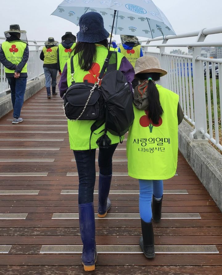 [서울=뉴시스] 배우 고소영이 딸과 함께 찍은 사진을 공개했다. (사진=고소영 인스타그램 캡처) 2024.04.22. photo@newsis.com *재판매 및 DB 금지