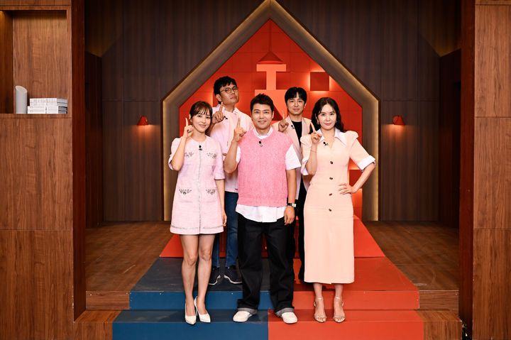 왼쪽 위부터 시계방향 정승제, 조정식, 장영란, 전현무, 한혜진.