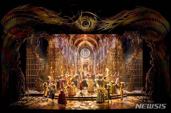 [서울=뉴시스] 뮤지컬 '베르사유의 장미'. (사진=EMK뮤지컬컴퍼니 제공) photo@newsis.com *재판매 및 DB 금지