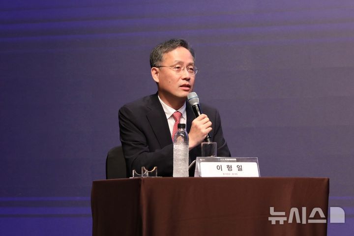 [서울=뉴시스] 사진은 이형일 통계청장이 지난해 9월 6일 제13회 국가통계발전포럼 전체토론에서 발언하고 있는 모습. (사진=통계청 제공) 2024.09.06. photo@newsis.com