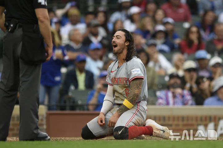 [시카고=AP/뉴시스]신시내티 레즈 조너선 인디아가 트레이드로 캔자스시티 로열스 유니폼을 입는다. 사진은 신시내티 소속 인디아가 9월 30일(한국시각) 시카고 컵스와 경기에서 득점 후 기뻐하는 모습. 2024.11.23.