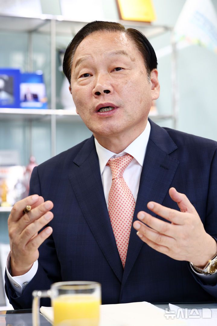 [서울=뉴시스] 전신 기자 = 길기연 서울관광재단 대표이사가 지난 10일 서울 종로구 서울관광재단에서 뉴시스와 인터뷰를 하고 있다. 2024.10.21. photo1006@newsis.com