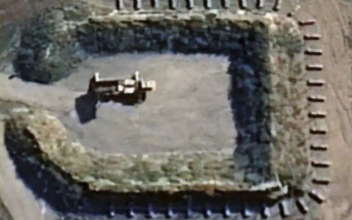 [서울=뉴시스] 우크라이나 비밀 군사 기지로 추정되는 시설이 구글맵에 공개됐다. (사진=텔레그래프 갈무리) *재판매 및 DB 금지