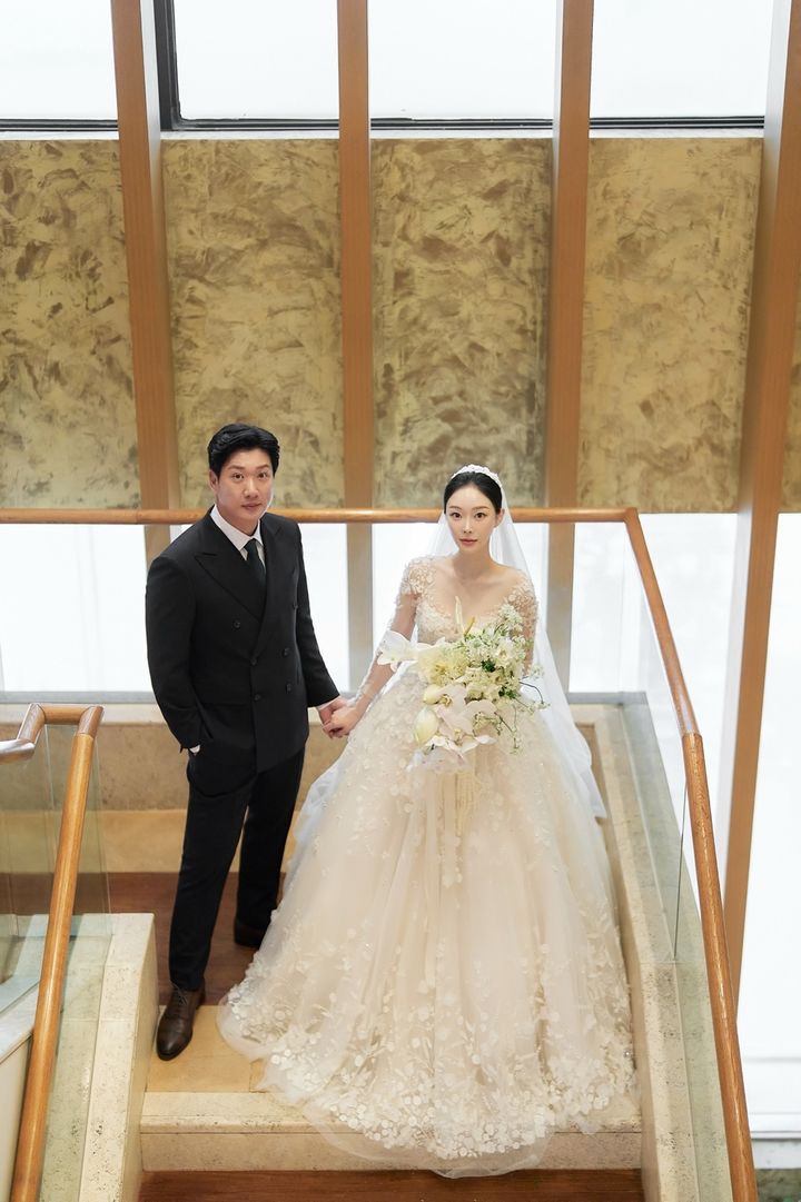 [서울=뉴시스] KIA 타이거즈 김주찬 벤치코치와 예비신부 김리하씨. (사진 = KIA 타이거즈 제공)  *재판매 및 DB 금지