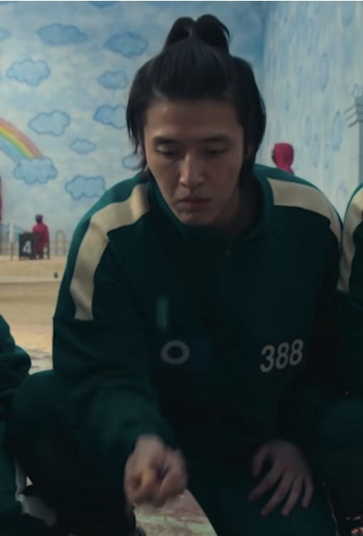 [서울=뉴시스] '오징어게임2' 강하늘 공기놀이 장면. (사진 = 틱톡 캡처) 2025.01.01. photo@newsis.com *재판매 및 DB 금지
