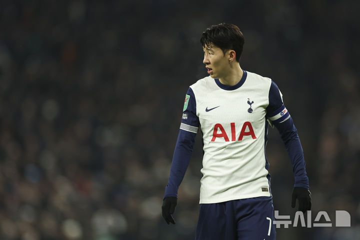 [런던=AP/뉴시스] 잉글랜드 프로축구 프리미어리그(EPL) 토트넘 홋스퍼의 손흥민. 2025.01.09.