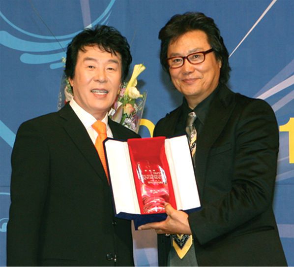 [서울=뉴시스] 송대관, 남진. (사진 = 박성서 대중음악 평론가 제공) 2025.02.07. photo@newsis.com *재판매 및 DB 금지