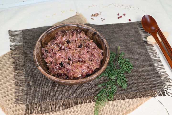 [세종=뉴시스] 농촌진흥청은 12일 정월대보름을 맞아 오곡밥과 이를 활용한 간편 요리법을 소개했다. 아울러 다섯 가지 잡곡의 건강 기능 성분도 전했다. (사진=농진청 제공) 2025.02.11. photo@newsis.com *재판매 및 DB 금지