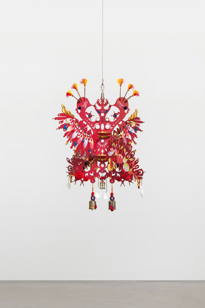 양혜규 〈공중 지류 생명체 ? 떠나는 홍색 펄럭 남매〉 2025 Courtesy of the artist and Kukje Gallery 사진: 안천호 이미지 제공: 국제갤러리 *재판매 및 DB 금지