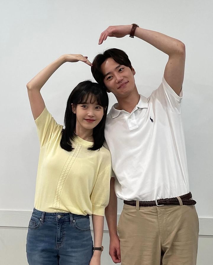 [서울=뉴시스] 아이유(왼쪽)·이준영 (사진=인스타그램 캡처) 2025.03.25. photo@newsis.com *재판매 및 DB 금지