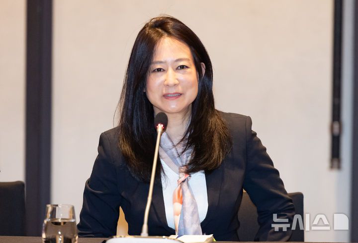 [서울=뉴시스] 황준선 기자 = 김나미 대한체육회 사무총장이 27일 오후 서울 용산구 그랜드 하얏트 서울에서 열린 제42대 대한체육회 집행부의 첫 이사회에서 인사말을 하고 있다. 2025.03.27. hwang@newsis.com