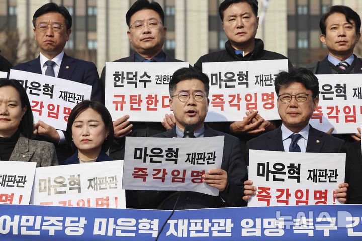 뉴시스