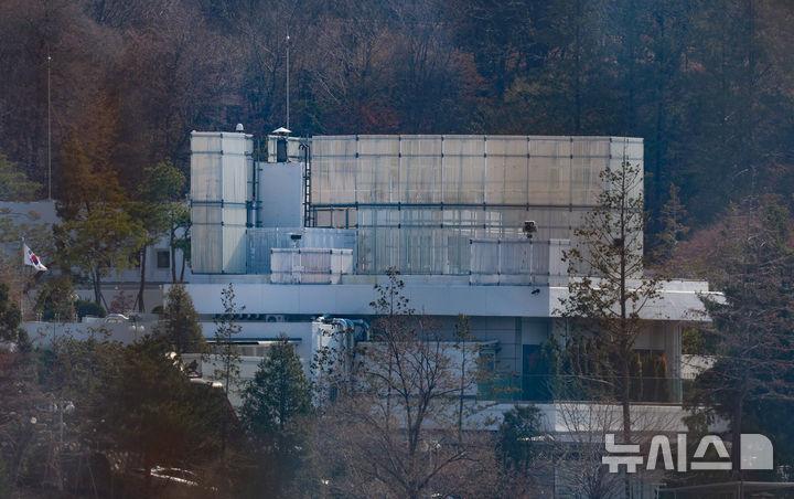 [서울=뉴시스] 윤석열 전 대통령 부부가 퇴거하기 전인 지난 4월 서울 용산구 한남동 관저. (사진=뉴시스DB). 2025.11.06. photo@newsis.com