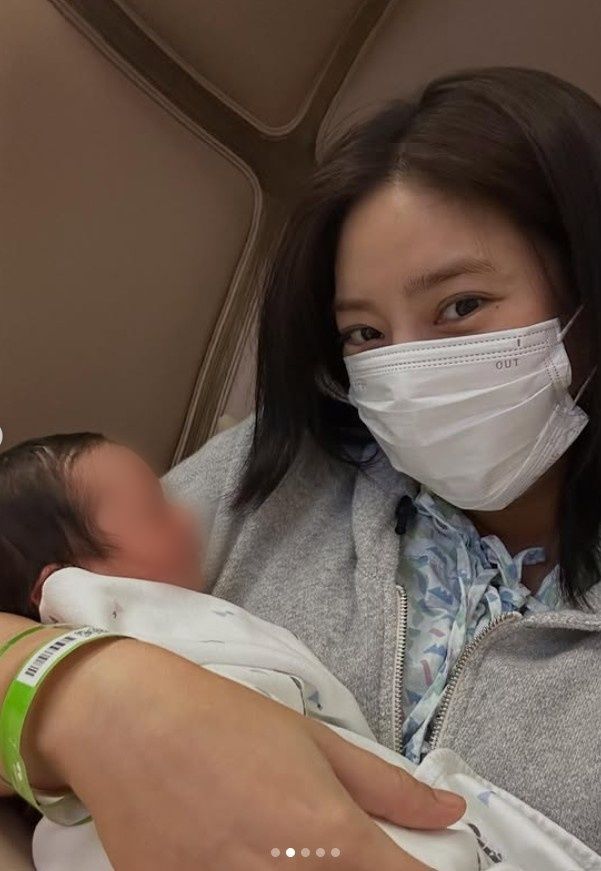 [서울=뉴시스] 가수 겸 배우 손담비가 딸을 처음으로 공개했다. (사진=손담비 인스타그램 캡처) 2025.04.16. photo@newsis.com *재판매 및 DB 금지