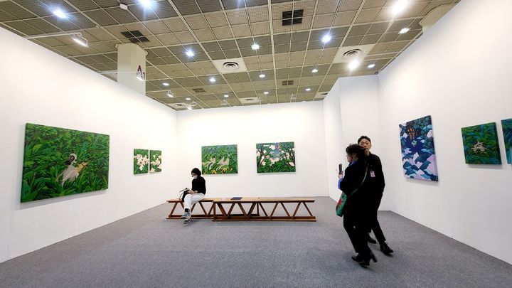 [사진=박현주미술전문기자] 가나아트 부스는 도도새 작가 김선우의 작품을 첫날 모두 완판시켰다. 2025.04.16. hyun@newsis.com *재판매 및 DB 금지