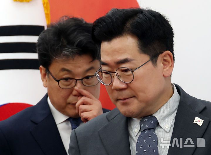 뉴시스