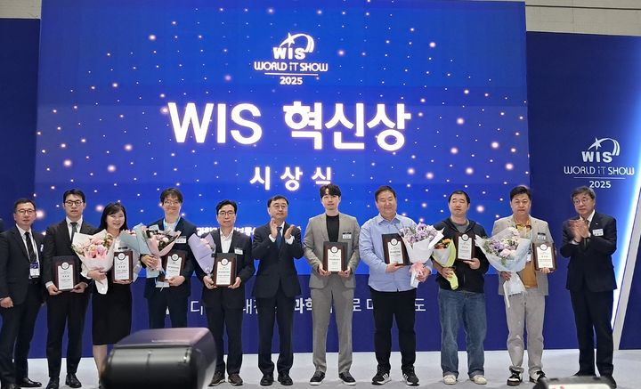 뉴시스