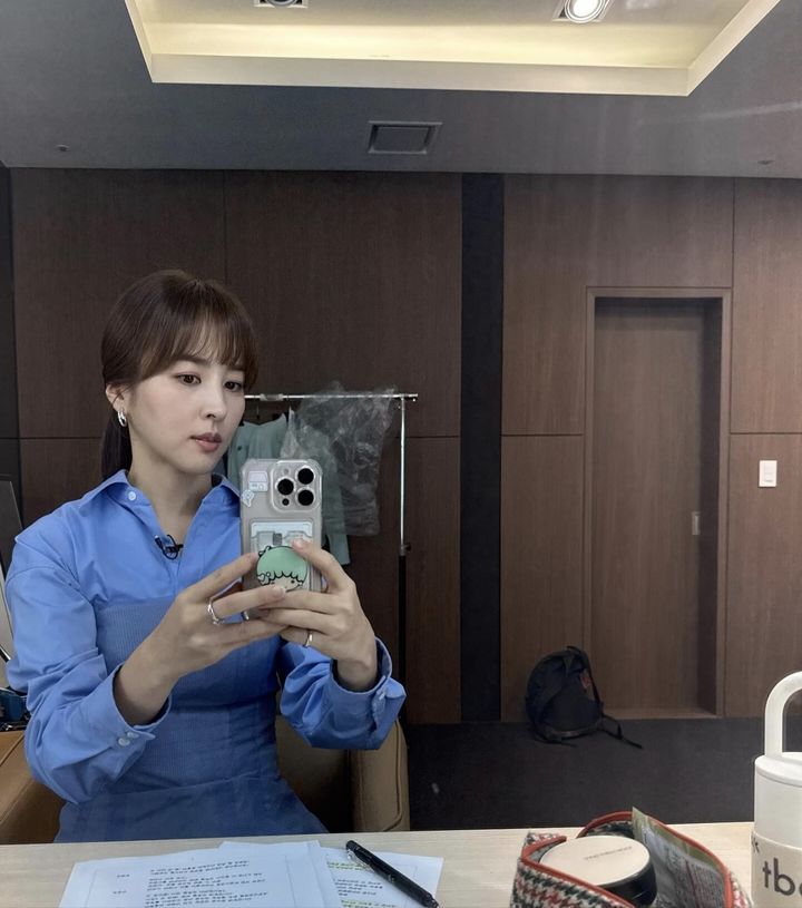 [서울=뉴시스] 한혜진. (사진=한혜진 인스타그램 캡처) 2025.04.25. photo@newsis.com *재판매 및 DB 금지