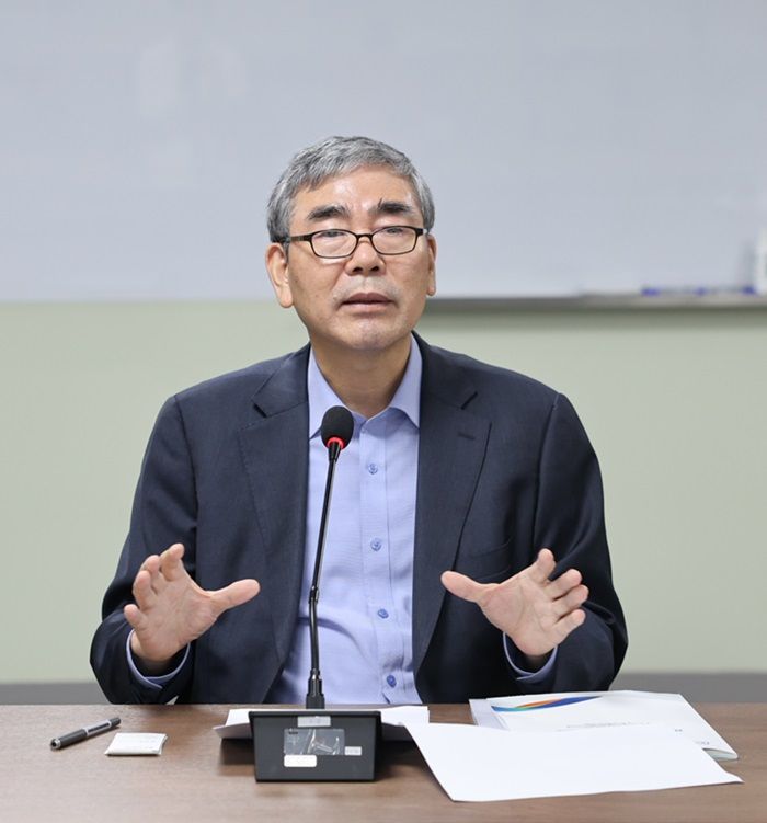 [서울=뉴시스] 이관순 한국제약바이오협회 창립80주년기념사업 추진 미래비전위원장(GID Partners 대표)은 최근 기자들과 만난 자리에서 신약 개발 선도국 도약을 위한 방안을 피력했다. (사진=한국제약바이오협회 제공) 2025.04.28. photo@newsis.com *재판매 및 DB 금지