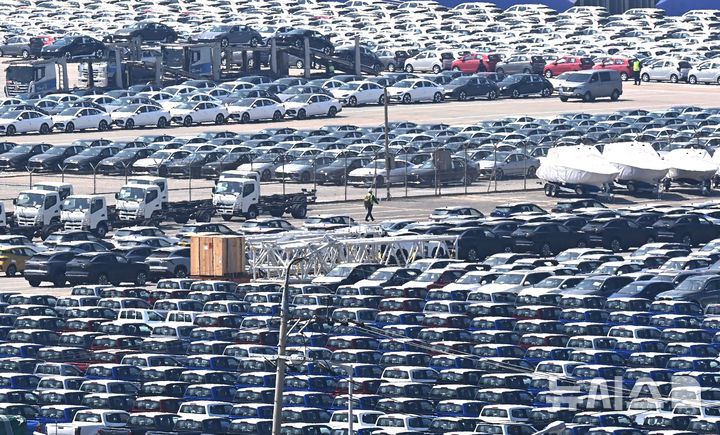 [평택=뉴시스] 김종택 기자 = 도널드 트럼프 미국 대통령이 수입산 자동차와 부품에 부과하는 관세를 완화할 전망이다. 2025.04.29. jtk@newsis.com