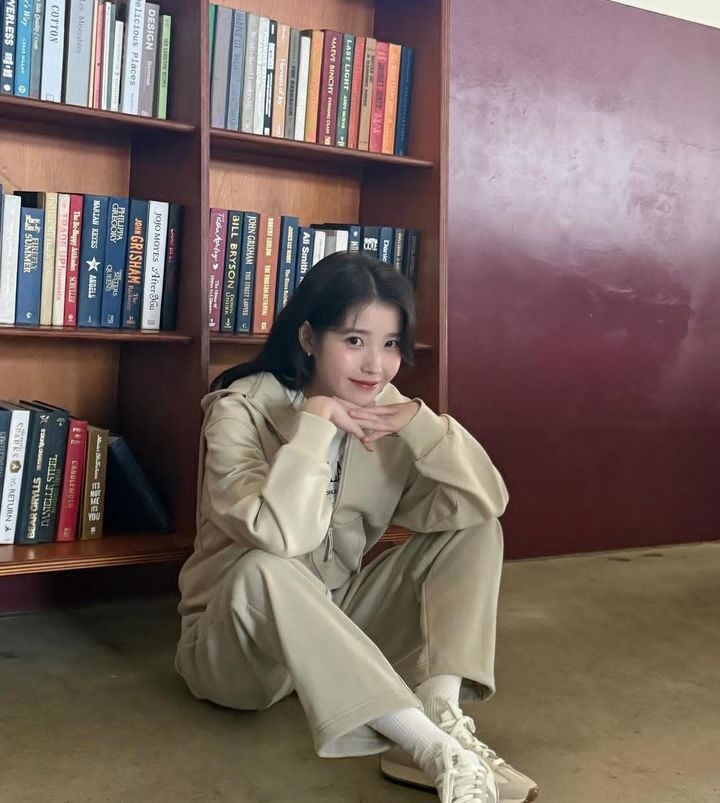 [서울=뉴시스] 아이유. (사진=아이유 인스타그램 캡처) 2025.04.30. photo@newsis.com *재판매 및 DB 금지