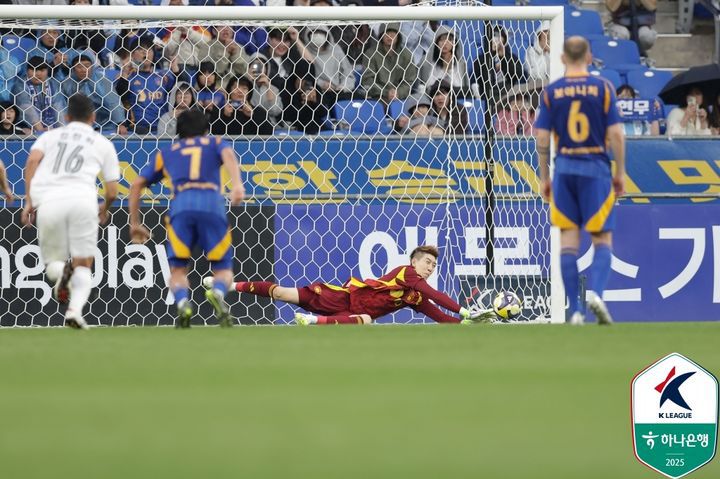 [서울=뉴시스] 프로축구 K리그1 울산 HD의 조현우. (사진=한국프로축구연맹 제공) *재판매 및 DB 금지