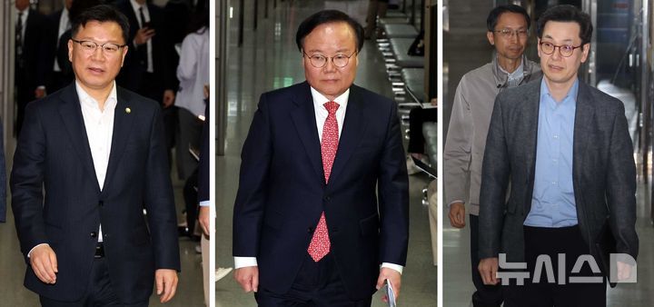 [서울=뉴시스] 조성봉 기자 = 이양수(왼쪽사진부터) 국민의힘 사무총장, 김문수 대선후보 측 김재원 비서실장, 한덕수 무소속 대선후보 측 손영택 전 국무총리 비서실장이 9일 오후 서울 여의도 국회에서 열린 '김문수-한덕수 대선후보 측 단일화 협상'에 참석하고 있다. 2025.05.09. suncho21@newsis.com