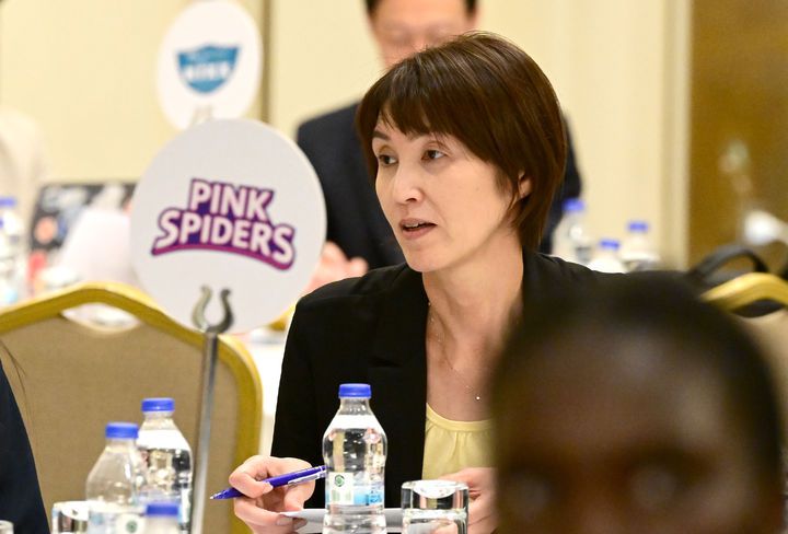 [서울=뉴시스] 요시하라 도모코 흥국생명 감독이 9일(현지 시간) 튀르키예 이스탄불의 월드엘리트호텔에서 열린 2025 V-리그 여자부 외국인 선수 드래프트에 참석했다. (사진=KOVO 제공) 2025.05.10. *재판매 및 DB 금지