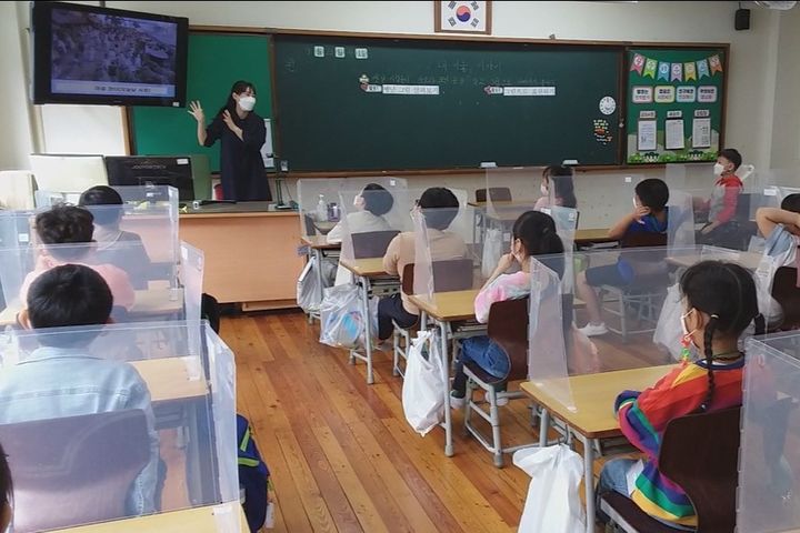 [대구=뉴시스] 대구 서구 평리동 비산초등학교에서 5학년 담임을 맡고 있는 박용미(39·여) 교사 사진. (사진=박용미 교사 제공) 2025.05.15. photo@newsis.com  *재판매 및 DB 금지