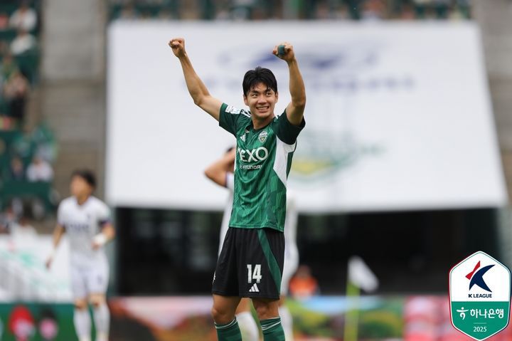 [서울=뉴시스] 프로축구 K리그1 전북현대의 전진우. (사진=한국프로축구연맹 제공) *재판매 및 DB 금지