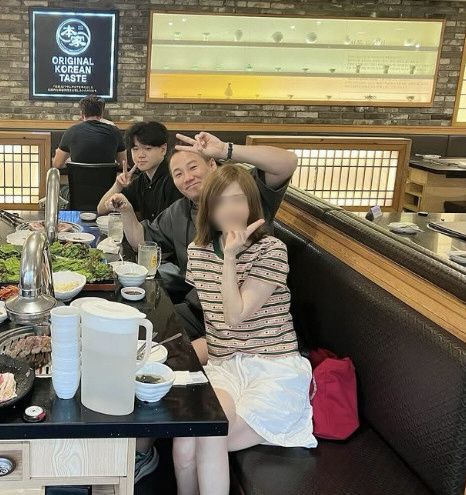 [서울=뉴시스] 가수 윤민수, 전처 김민지 씨, 그리고 아들 윤후와 여행을 즐겼다. (사진=김민지 씨 인스타그램 캡처) 2025.05.20 photo@newsis.com  *재판매 및 DB 금지