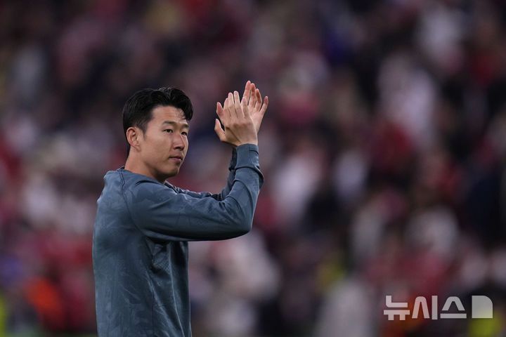 [빌바오=AP/뉴시스]토트넘 손흥민, 유로파리그 결승 선발 제외. 2025.05.21.