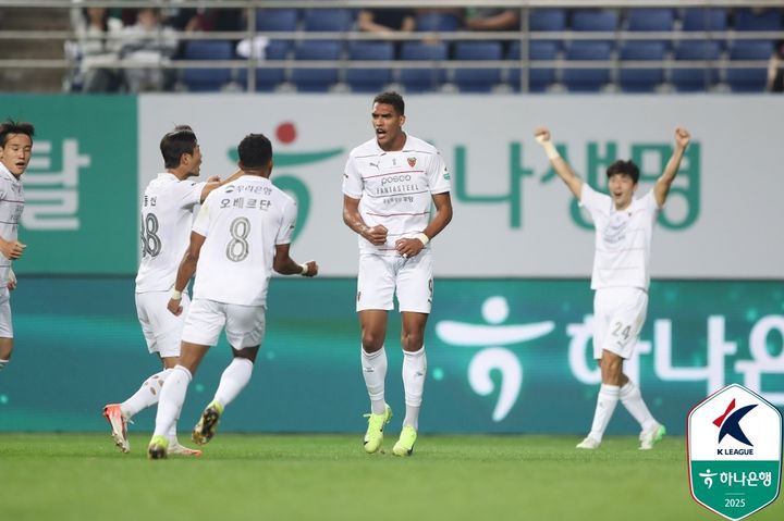 [서울=뉴시스]K리그1 포항 조르지 리그 첫 골. (사진=한국프로축구연맹 제공)