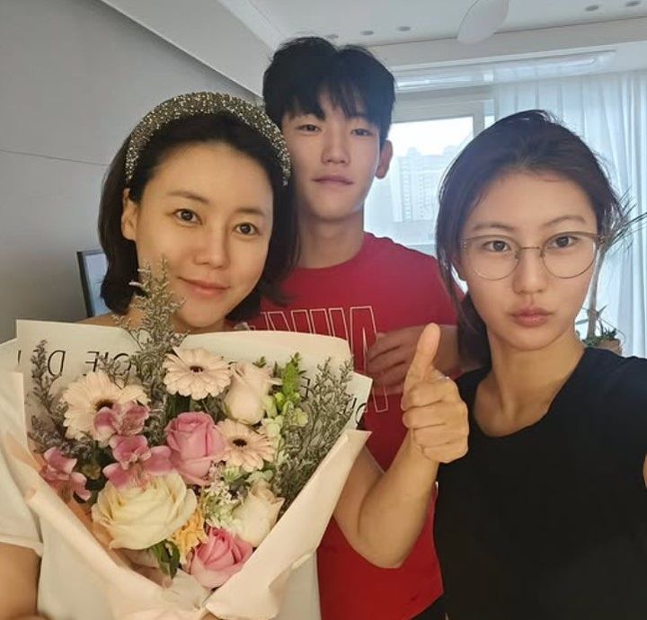 [서울=뉴시스] 박연수, 송지욱, 송지아. (사진=박연수 인스타그램 캡처) 2025.06.07. photo@newsis.com *재판매 및 DB 금지