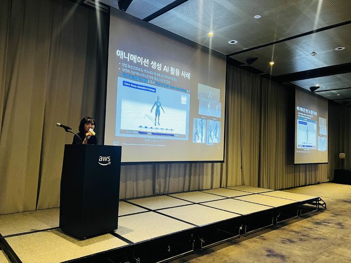 이연수 NC AI 대표는 11일 판교 그래비티 호텔에서 열린 ‘AWS for Games AI Roadshow’에서 ‘게임 산업에서의 AI 기술 활용’을 주제로 키노트 연설을 진행했다. (사진=NC AI 제공)  *재판매 및 DB 금지