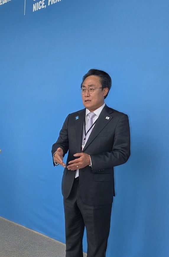 [니스=뉴시스] 이혜원 기자 = 강도형 해양수산부 장관이 10일(현지 시간) 프랑스 니스에서 열린 제3차 유엔 해양총회 참석 계기로 뉴시스와 인터뷰하고 있다. 2025.06.12. hey1@newsis.com *재판매 및 DB 금지