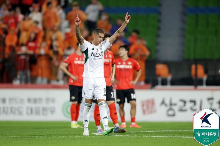 [서울=뉴시스] 프로축구 K리그1 전북현대의 티아고. (사진=한국프로축구연맹 제공) *재판매 및 DB 금지