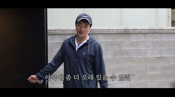 [서울=뉴시스] 배우 권상우가 14일 유튜브 채널 'Mrs. 뉴저지 손태영'에서 팝업 행사장으로 탈바꿈한 서울 성수동 건물을 공개했다. (사진=유튜브 채널 'Mrs. 뉴저지 손태영' 화면 캡처) 2025.06.14 photo@newsis.com *재판매 및 DB 금지