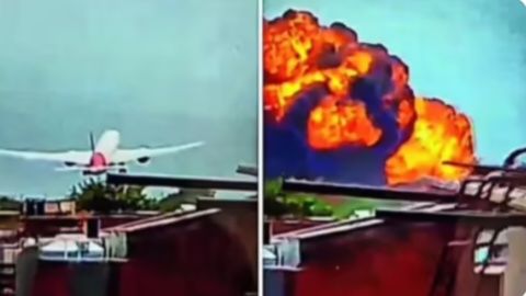 [서울=뉴시스] 지난 12일 에어인디아 여객기 추락 사고 당시, 사고 영상을 촬영한 아리안 아사리(17)는 정신적 고통을 겪고 있다. (사진=타임즈오브인디아 캡처) 2025.06.19 *재판매 및 DB 금지