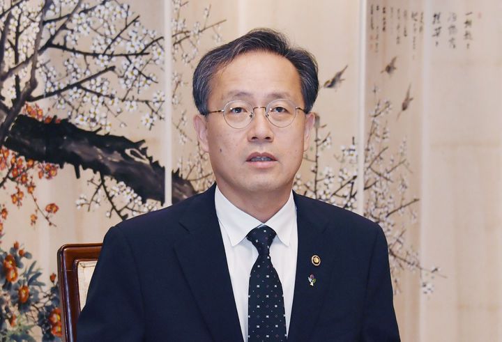 [서울=뉴시스] 사진은 이형일 기획재정부 장관 직무대행 1차관이 지난 23일 오전 서울 종로구 정부서울청사에서 열린 중동사태 관계기관 합동 비상대응반 회의에서 모두발언을 하고 있는 모습. (사진=기획재정부 제공) 2025.06.23. photo@newsis.com *재판매 및 DB 금지