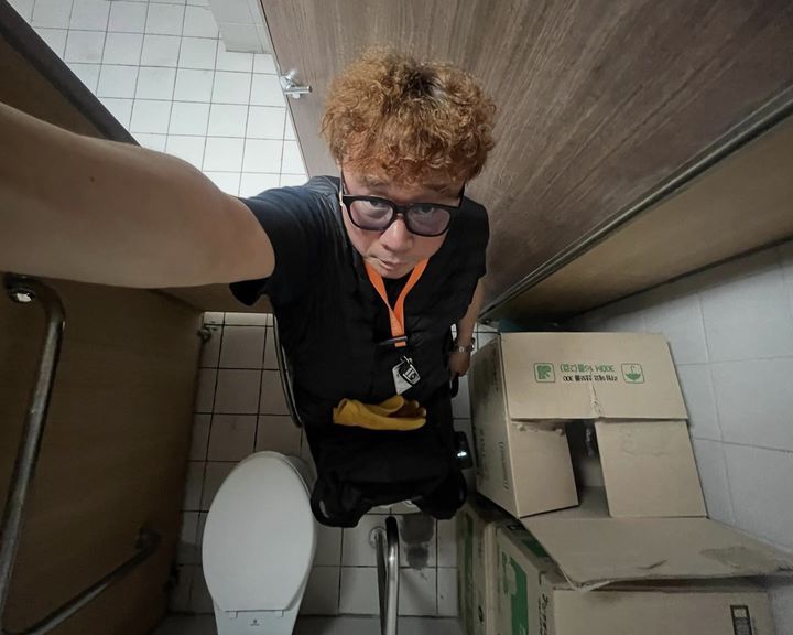 [서울=뉴시스] 그룹 '클론' 출신 강원래가 지난 26일 본인 인스타그램에 장애인 화장실 사진을 올렸다. (사진=강원래 인스타그램 캡처) 2025.06.27. photo@newsis.com *재판매 및 DB 금지