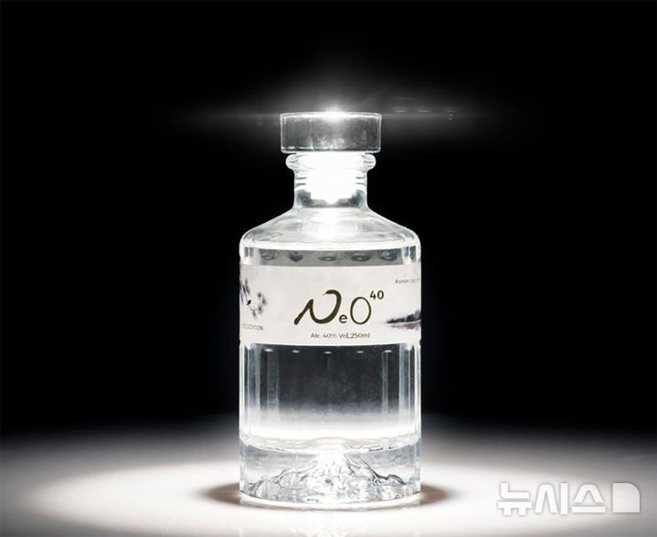 [곡성=뉴시스] 전남 곡성군, 쌀을 물에 불리지 않고 술을 빚는 방식의 전통주 제조법 복원. 쌀 증류주 '네오40' 출시. (사진=곡성군청 제공). photo@newsis.com *재판매 및 DB 금지