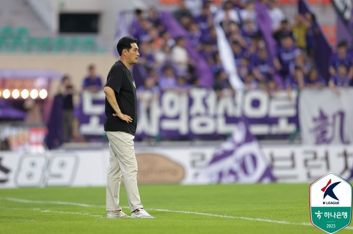 [안양=뉴시스]K리그1 안양 유병훈 감독. (사진=한국프로축구연맹 제공)