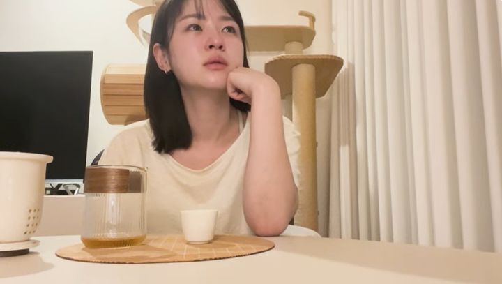 [서울=뉴시스] 학교폭력 의혹을 벗은 배우 심은우가 5일 유튜브 채널을 통해 근황을 알렸다. (사진=유튜브 채널 '쉼, 은우' 화면 캡처) 2025.07.05 photo@newsis.com *재판매 및 DB 금지