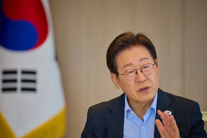 [서울=뉴시스] 이재명 대통령이 7일 서울 용산 대통령실 청사에서 김민석 신임 총리와 오찬 회동에서 발언하고 있다. (사진=대통령실 제공) 2025.07.07. photo@newsis.com *재판매 및 DB 금지