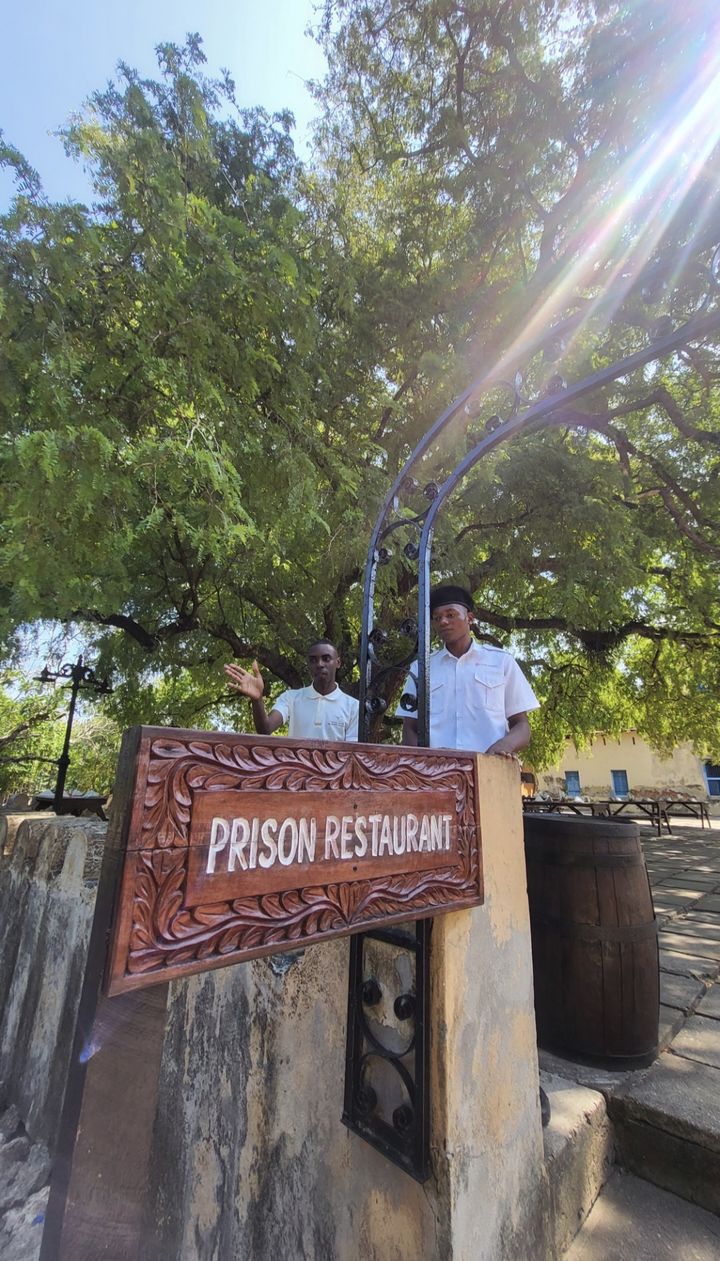 [사진=박현주 기자] 바다 한가운데 세워진 악명높은 노예 교도소는 이젠 '프리즌 레스토랑'이 되어 관광객을 맞고 있다. 2025.07.13. hyun@newsis.com *재판매 및 DB 금지